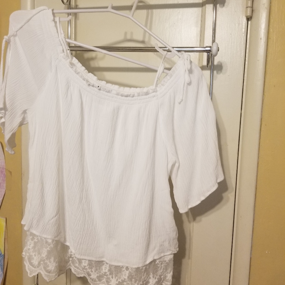 BCX off shoulder blouse sz M